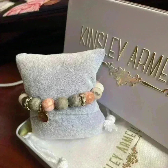 Kinsley Armelle Pricilla bracelet - Picture 4 of 4